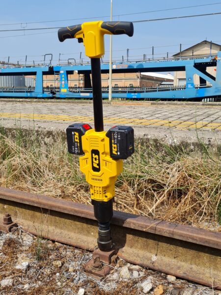 Portable impact wrench sleepers drilling machine e-MAV 2200