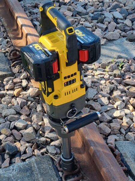 Portable impact wrench sleepers drilling machine e-MAV 4000