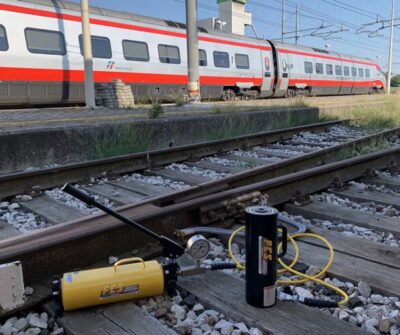 Hydraulic cylindrical jack for derailed vehicles BIC 50 L