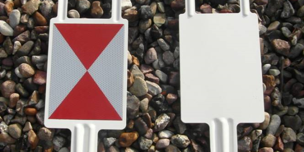 train rear plate