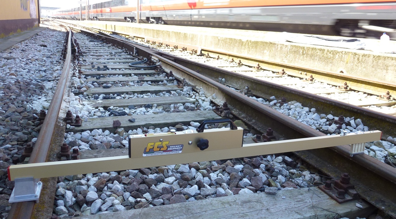 Track gauge and superelevation measuring device FCS Rail railway equipment